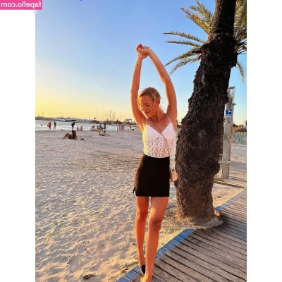 Lea (sunshineee_ms) [ lea-sunshineee-ms ] - See how well I can ride a cock daddy? 😏