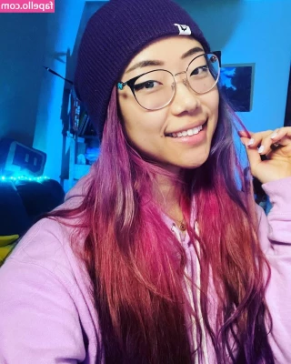 Stella Chung [ stella-chung-1 ] - I did a thing today. Over a mirror. I’m not sure how many times I