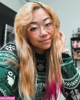 Stella Chung [ stella-chung-1 ] - Tittie play with oil  Want to see more  Check your inbox for video