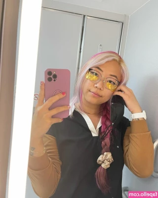 Stella Chung [ stella-chung-1 ] - If I wear a mask    Do you guys like it     You can request a mask