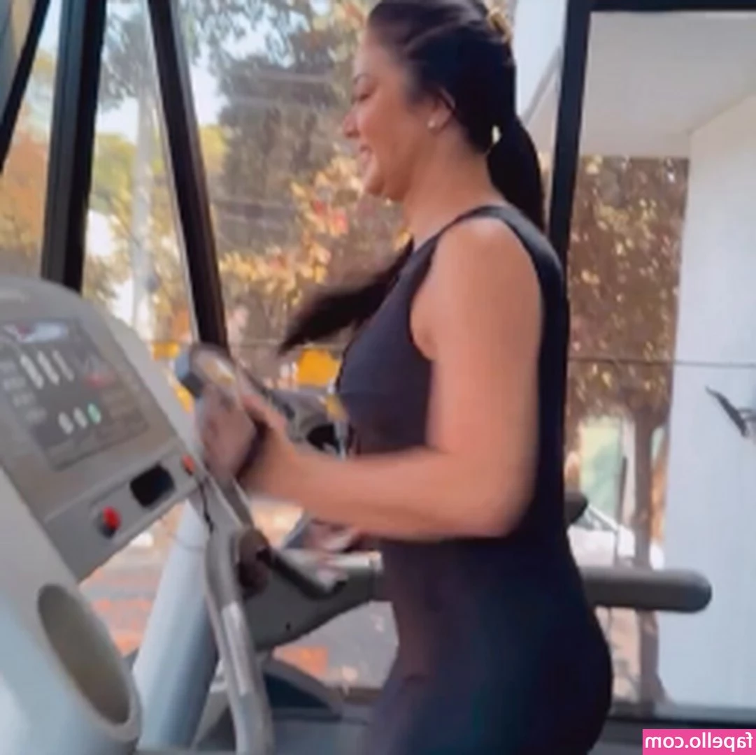 Helen Ganzarolli [ helen-ganzarolli ] - Do you think I d be able to swallow your whole cock babe