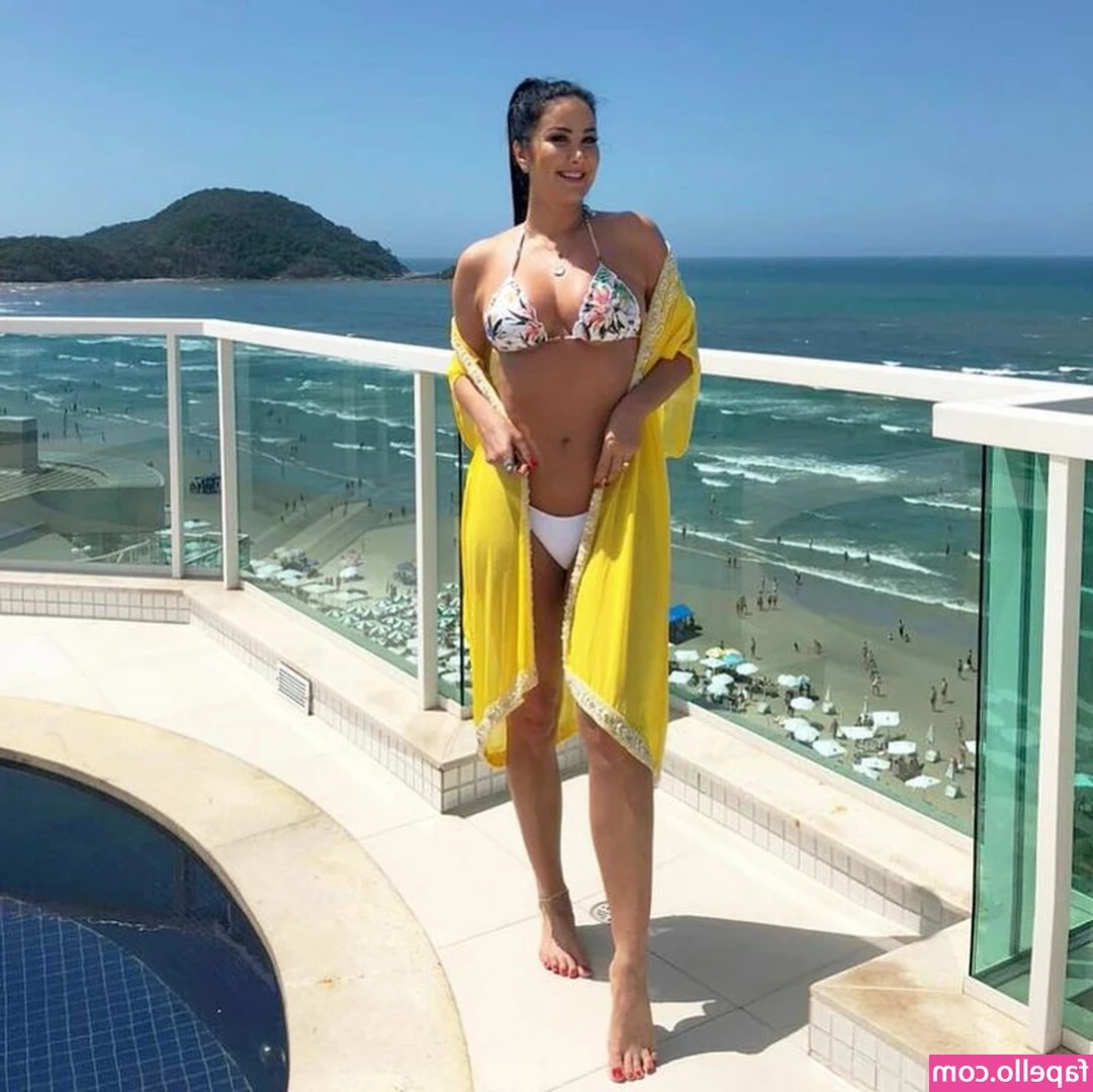 Helen Ganzarolli [ helen-ganzarolli ] - I would like to sit on your face    Would you let me do it