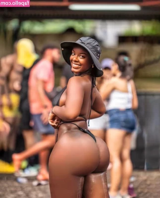 Renee Adjoa [ renee-adjoa ] - It feels super relaxing when my bf plays and squeezes my huge and