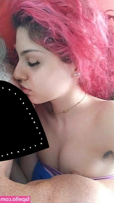 ladyrubi04 - Hows the Tan?