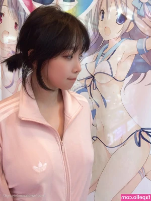 Inkyung - Pls hold my tits they are heavy ☺️
