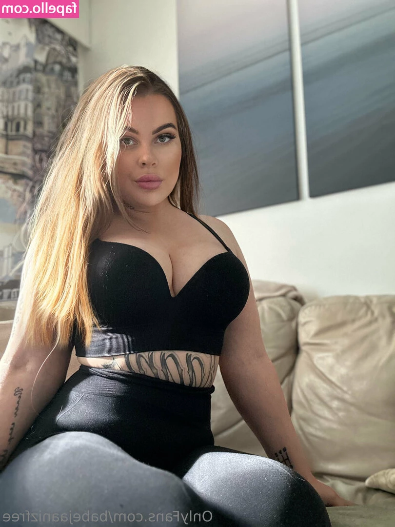 babejaanizfree - Te gustan mis tetas   Que harías con ellas si fueran tuyas