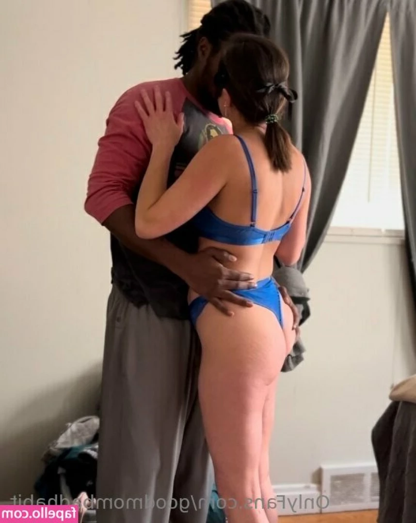goodmombadhabit - I attached  daliamiu to the ceiling for your viewing pleasure  Part 3