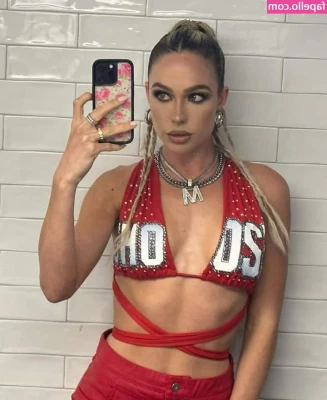 Maxxine Dupri [ maxxine-dupri ] - I think I m gonna get dressed up tonight and take some pictures for