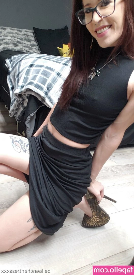 bellaenchantressxxx - the key to my heart is making me laugh 🥰