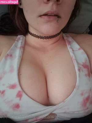 whorrorshow666 - They don t get hotter than Hailey   She has nudes waiting for you at