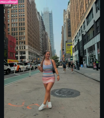 Christina Desiderio [ christina-desiderio ] - 🧽 45 for a 6 mins video 🧽 Who wants to be my little helper and