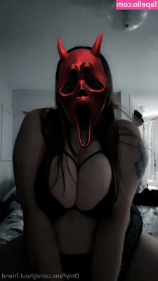 ghoul.friend [ ghoul-friend ] - My god  I sound like I eat pheasant for breakfast  Your lady here 
