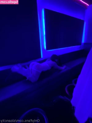 sloancity - ## 𝐆𝐫𝐚𝐜𝐞𝐟𝐮𝐥 𝐛𝐥𝐨𝐧𝐝𝐞