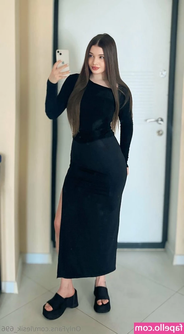 lesik_696 [ lesik-696 ] - Little one, you are mine 🔥👣🍆