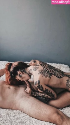 iitu_xx [ iitu-xx ] - All you have to do is pull the shirt up