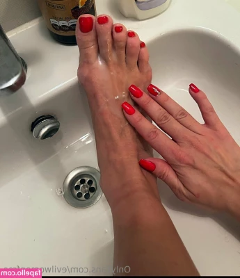 Evil Woman [ evil-woman-16 ] - Likes  amp  tips welcome