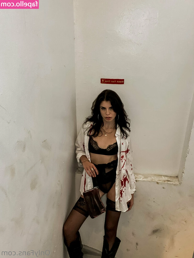 itsmorganalexis - We ve both have had a long and hard day  maybe we can help each other