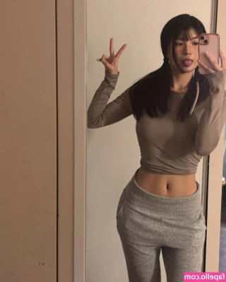 Karenxtran [ karenxtran-3 ] - a butt & a big shirt. 💜