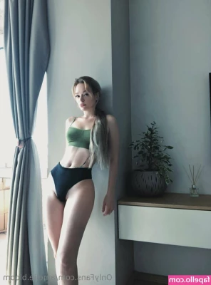 amelie.bloom [ amelie-bloom ] - would you come lay with me be honest
