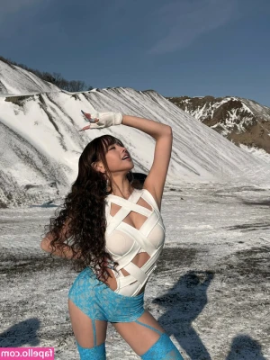KissLife - Me trying to walk around topless and do my normal things ha and