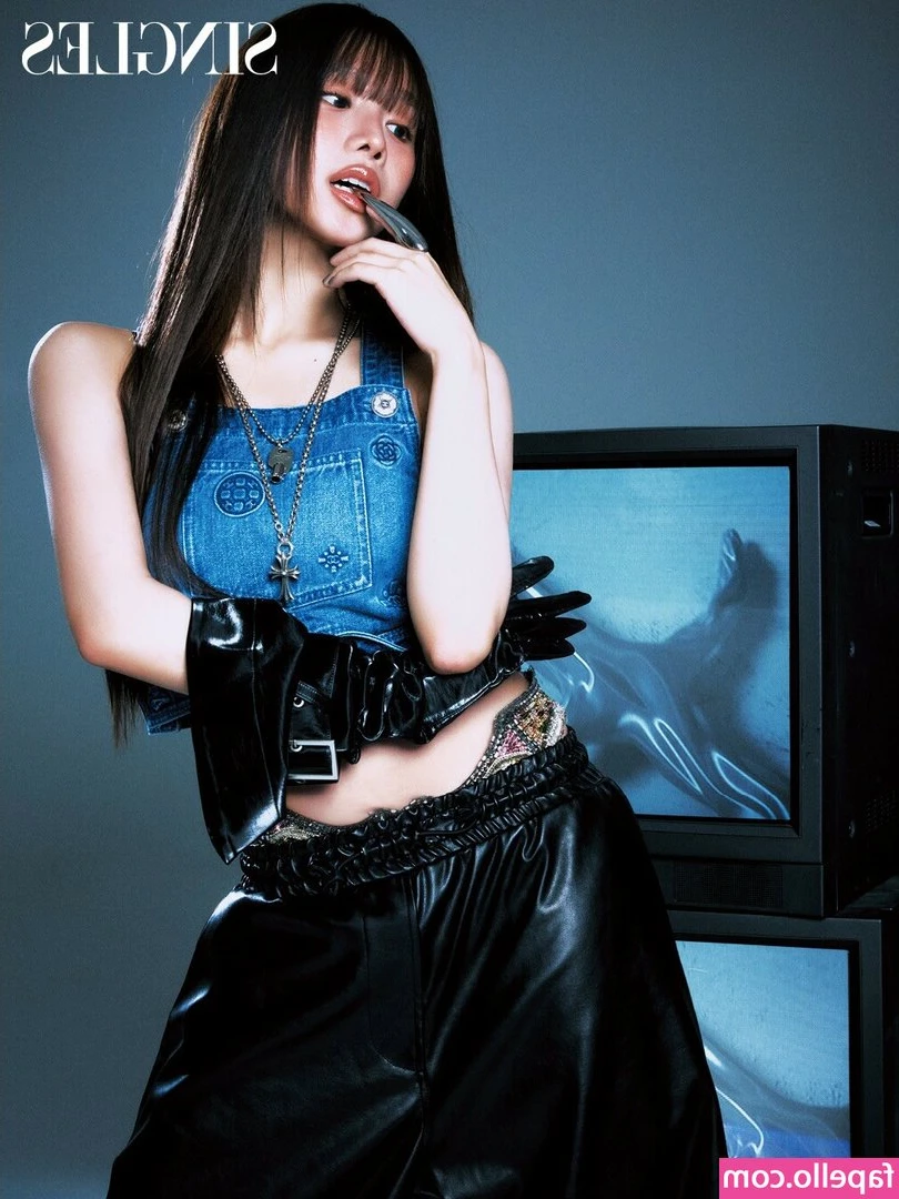 KissLife - check dms im feeling extremely generous for my fans rare almost never