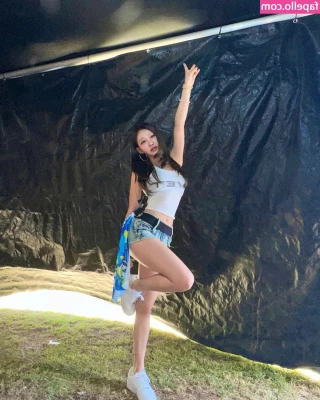 KissLife - Everyone enjoys some booty pics🖤🍑