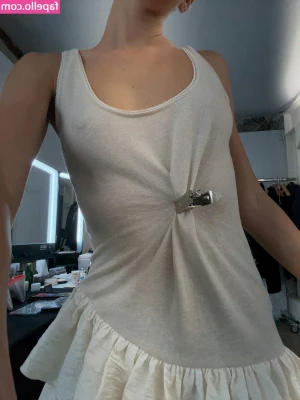 Iris Law [ iris-law ] - Good morning boys! 😘 Today I have a meeting with my new landlord