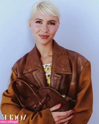 Iris Law [ iris-law ] - Feliz fin de semana mis amores , el lunes es festivo en mi país así