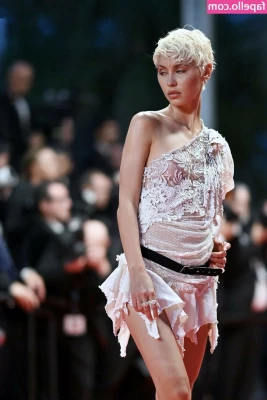 Iris Law [ iris-law ] - at my very best