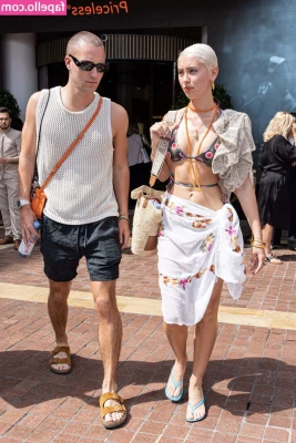Iris Law [ iris-law ] - Let s go for a ride in the Mystery Machine