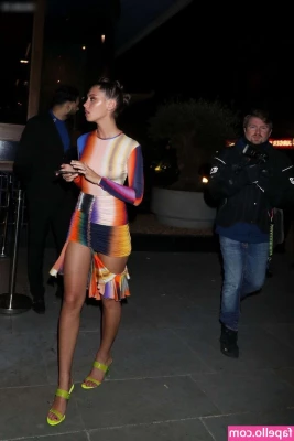 Iris Law [ iris-law ] - 🍾🥂 New Year, New Nudes 🥳😝