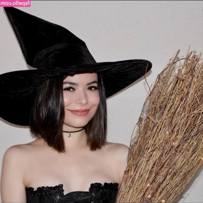 Miranda Cosgrove [ miranda-cosgrove ] - Imma blow up on em Blow up on em