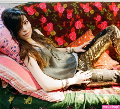 Miranda Cosgrove [ miranda-cosgrove ] - Do you want to see me with bigger tits  You want to help me