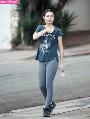 Miranda Cosgrove [ miranda-cosgrove ] - I love to tease you... Make eye contact with you while I move my hips