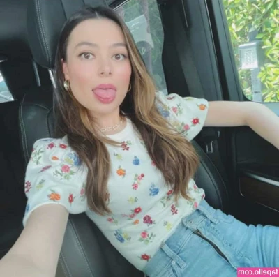 Miranda Cosgrove [ miranda-cosgrove ] - Did you miss me go live babe? Don’t worry, you can buy it for $20!