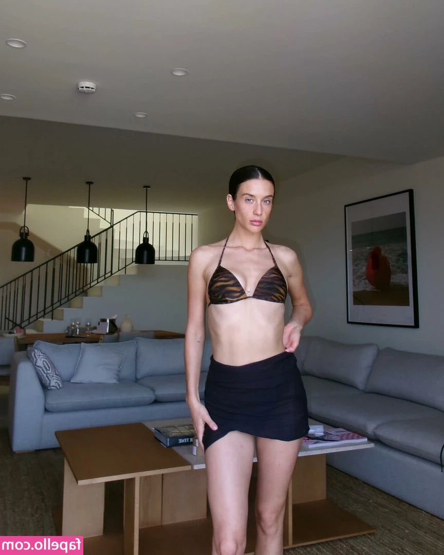 Maria Pedraza [ maria-pedraza ] - Shower sex with this habibi @threalbenjaming
