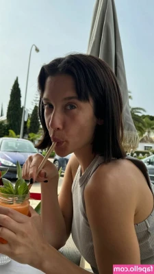 Maria Pedraza [ maria-pedraza ] - I wish you were behind me xx