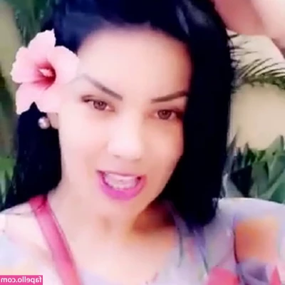 Bruna Ferraz [ bruna-ferraz ] - Can you help me   I need some foam on my tits