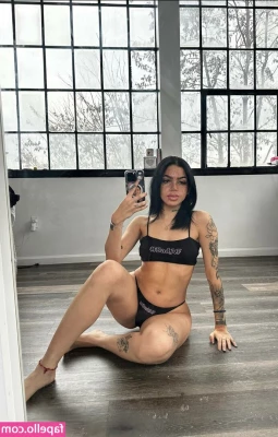 vanessaswrlddd - Un petit coucou en direct avant d aller au boulot