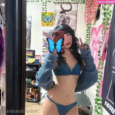 yourtokengirl2.0 [ yourtokengirl2-0 ] - Sorry I ve been so quiet the past few days  I ve had a lot going on