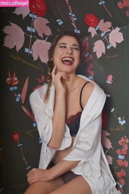 Stella Tiana Stegmann [ stella-tiana-stegmann ] - Pull these down for me? 🤤  Tip $10 on this post for a sexy