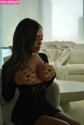 aubreerene - POV: I'm your stepsister and you walk in on me like this🥵