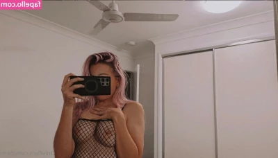 Shine_Chanel [ shine-chanel ] - My birthday is coming up in 9 days ! all I ask is that you guys keep