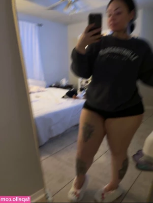 Dreadedwaifu - Make me shake this booty babe 😝