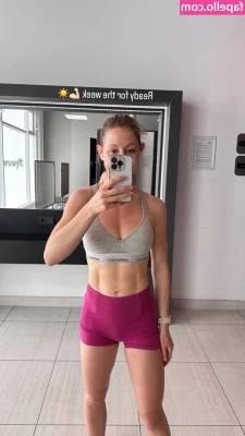 schokolove_ [ schokolove ] - Wednesdays are for Waking up and cumming all over me 😸 💦 💦