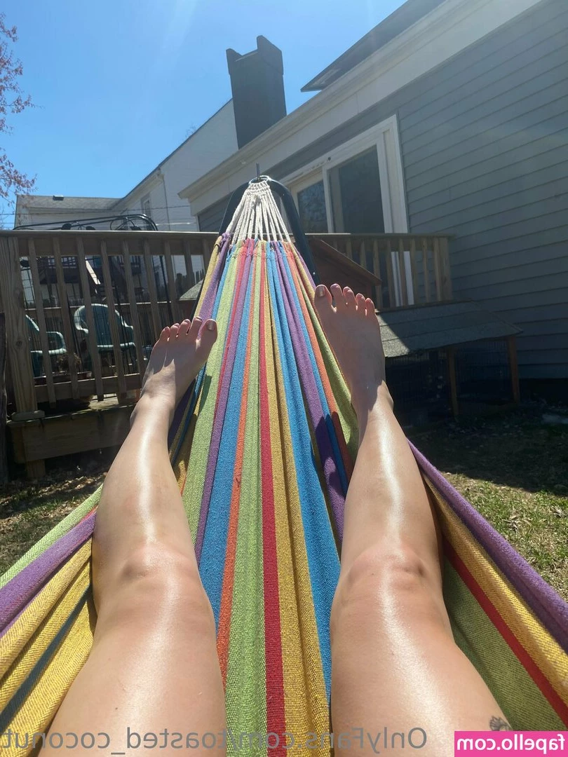 toasted_coconut [ toasted-coconut ] - Love stroke my cock for you