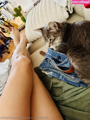 TaraKaminarito - Feeling cheeky today
