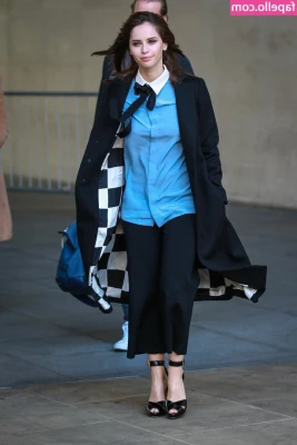 Felicity Jones [ felicity-jones ] - COLLEGE BASKETBALL FINALS SUPER HAMMER    WE ARE 25 30 ON COLLEGE
