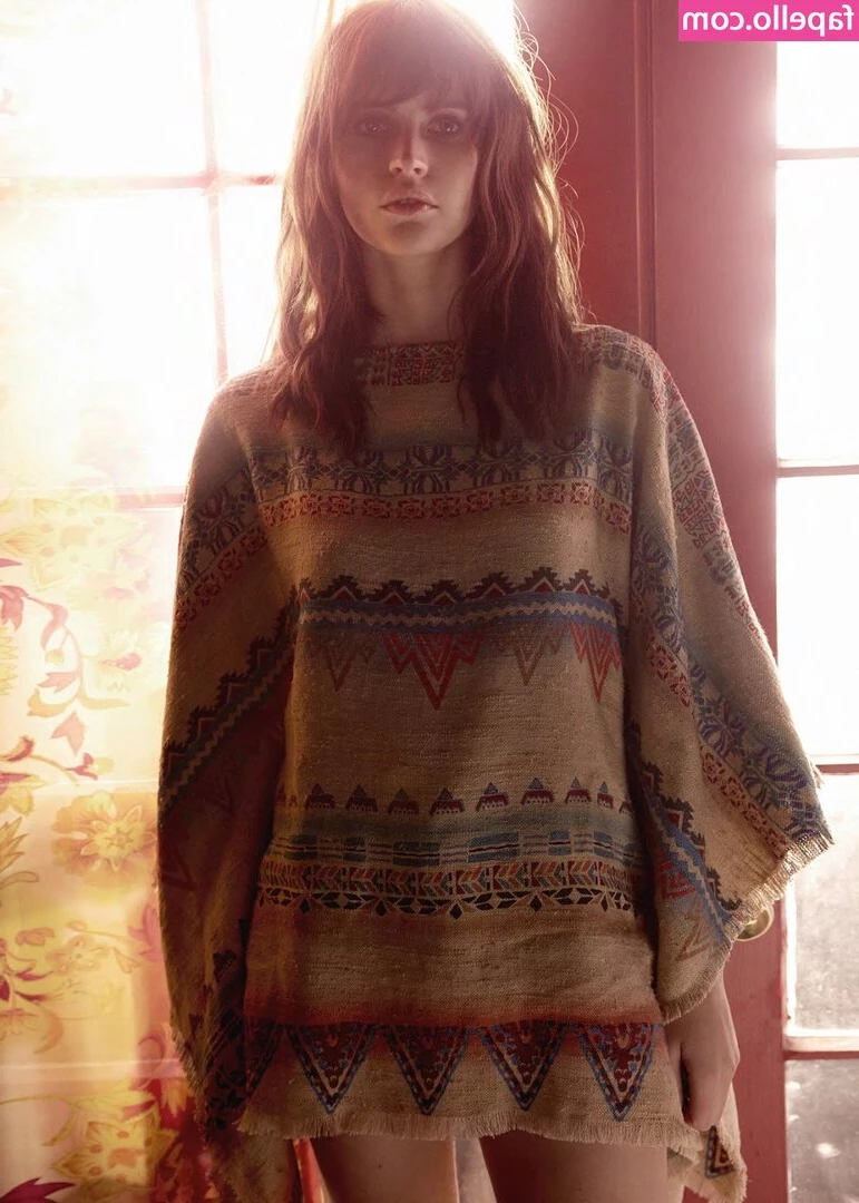 Felicity Jones [ felicity-jones ] - It s DAY 5 of my 365 DAY Fuck Fest    Im filming myself Getting