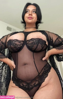 Jennieafterdark - Rarely do I wear heels  I love Nike sneakers   what s your shoe